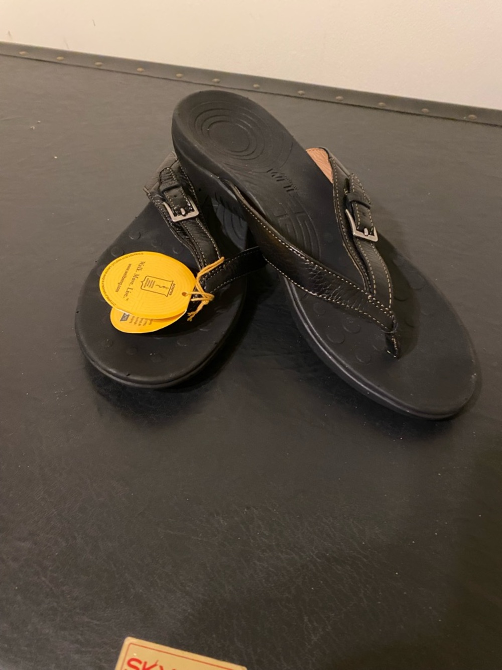 Dr. Andrew Weil Clam & Clarity Black Leather Women's Thong Sandals with Buckle - Picture 12 of 13